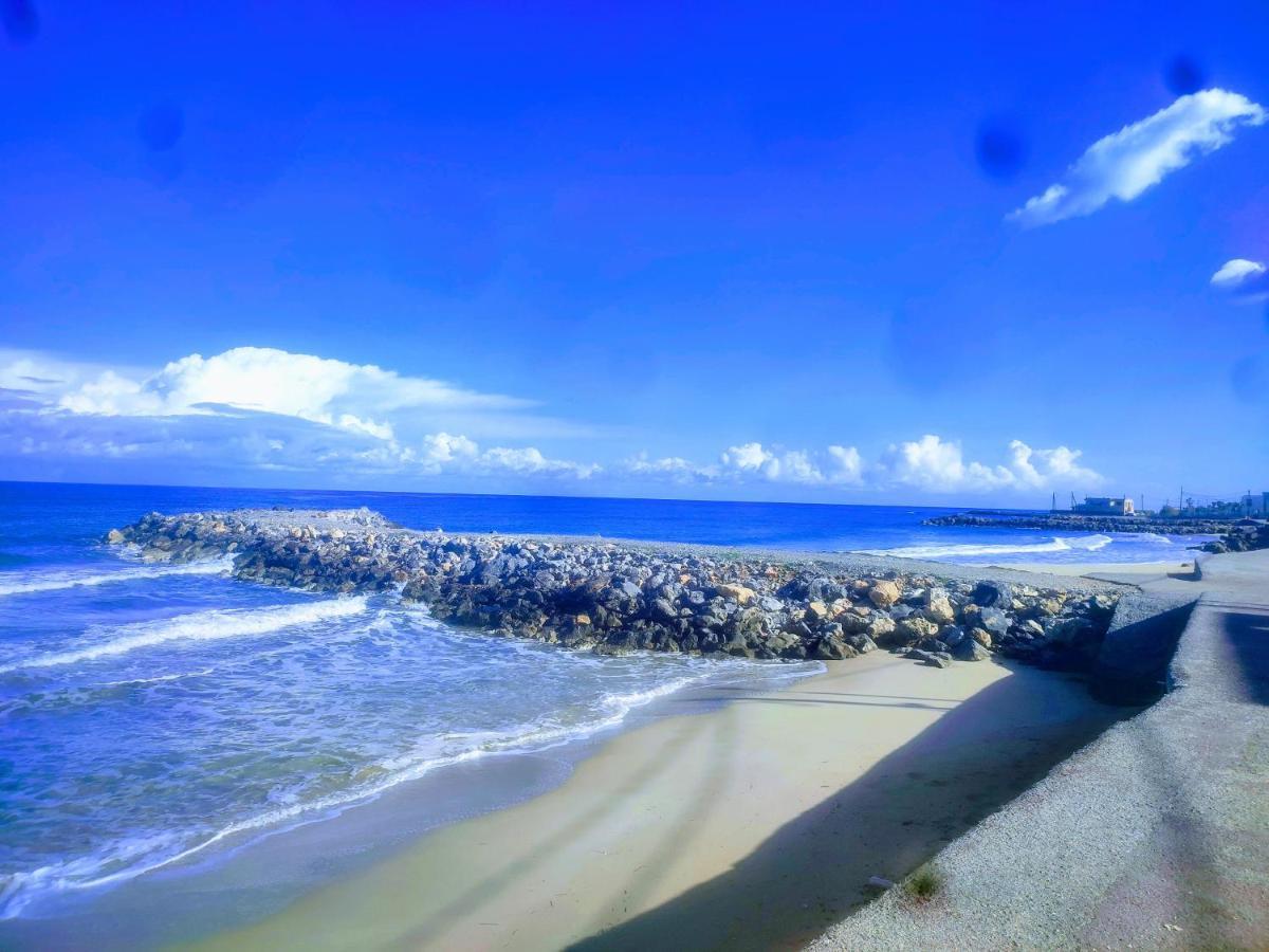 Niros Beachfront Aparthotel Kokkini Hani Экстерьер фото