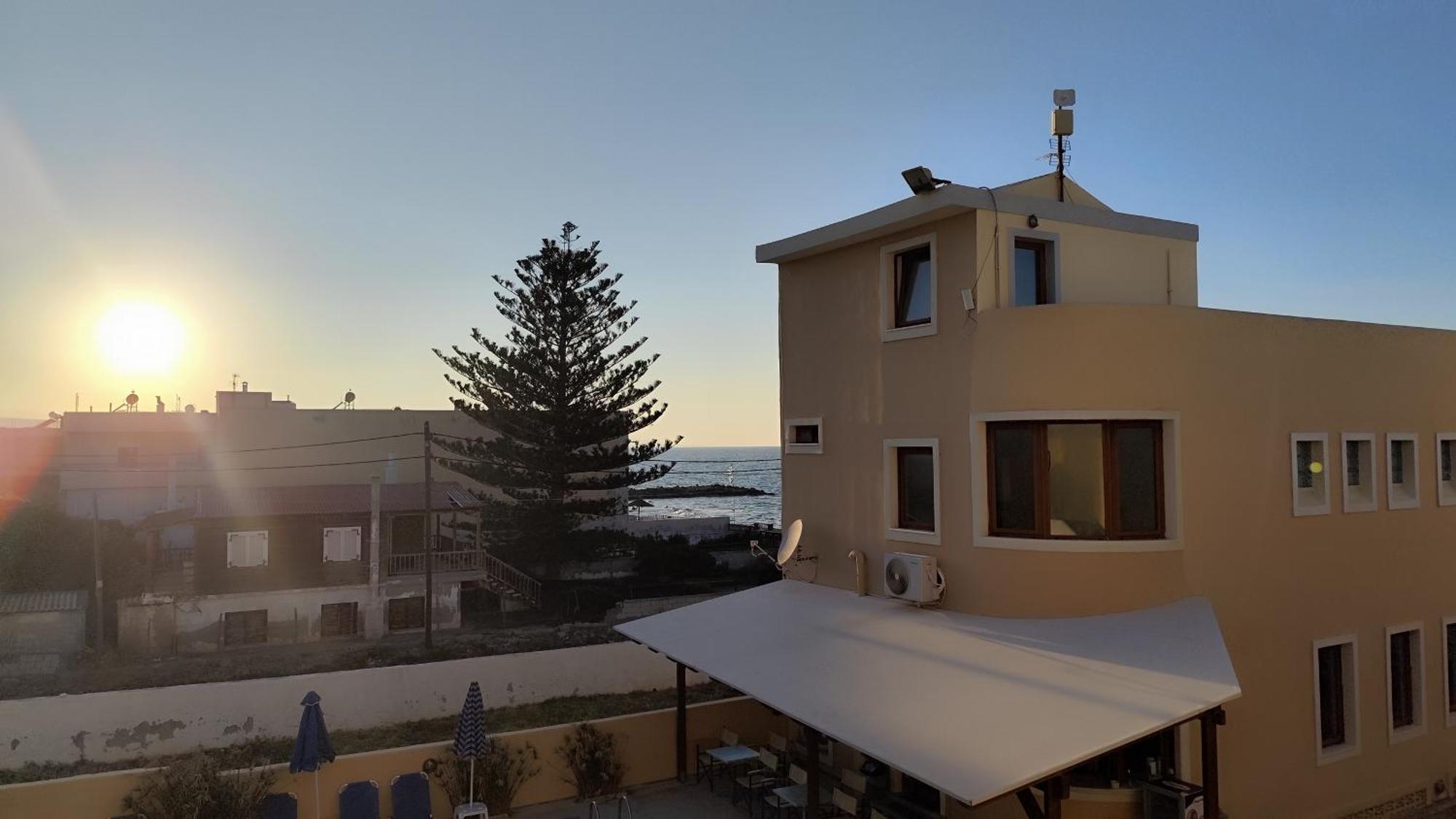 Niros Beachfront Aparthotel Kokkini Hani Экстерьер фото
